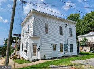 131 Pennsylvania Ave, Shenandoah, VA 22849