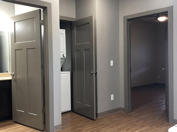 3rd image of 444 N 27th St APT 204