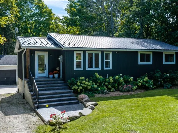 9 Crescent St, South Bruce Peninsula, ON N0H 2T0