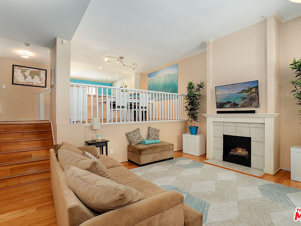 1st image of 4870 1/2 McConnell Ave #30