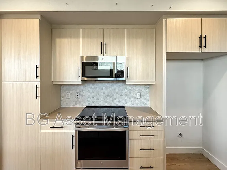 3909 Wattling St — Photo 16