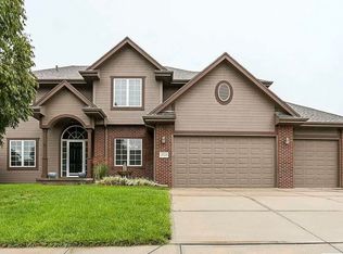 17221 Windsor Dr, Omaha, NE 68118