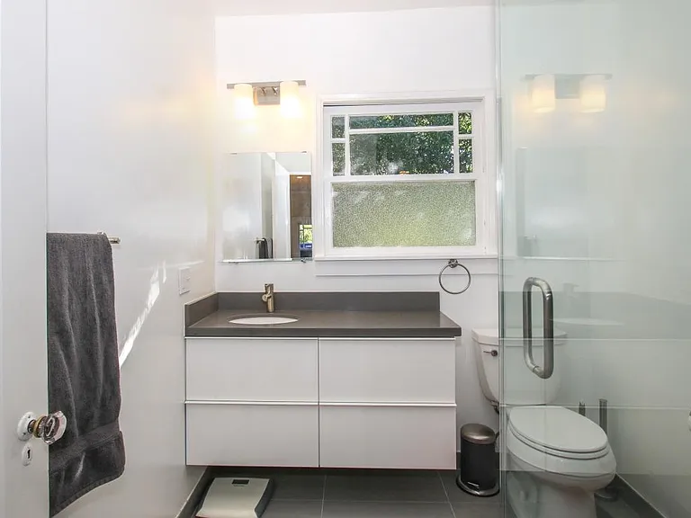 2403 Hillside Ave — Photo 26