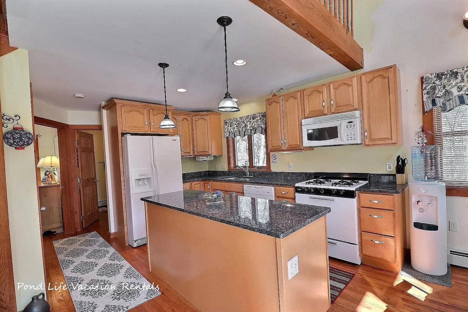 2 bed, 1200 sqft, $3,250 — Photo 2