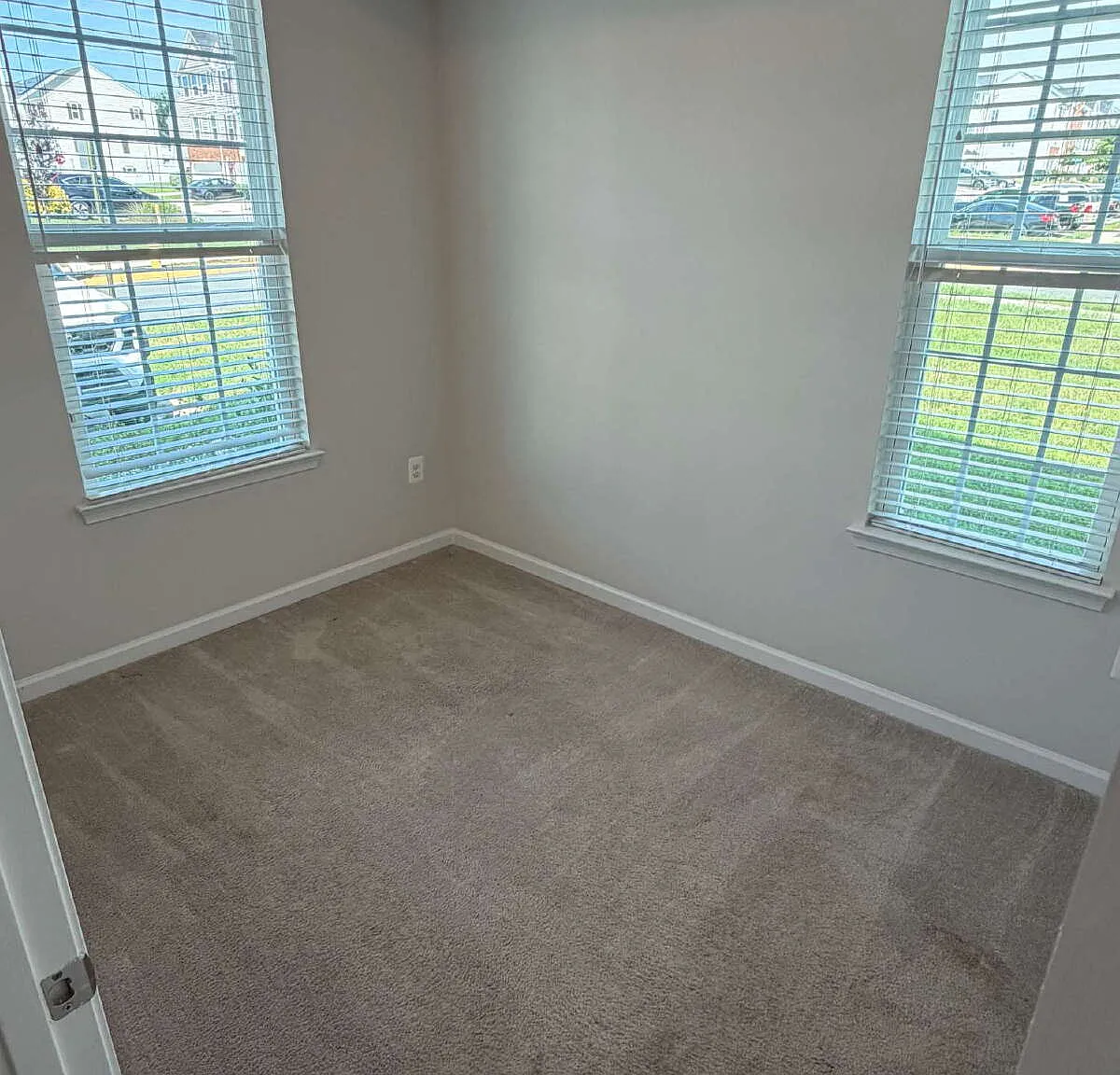 3 bed, 3.5 bath, 1728 sqft, $2,495 — Photo 3
