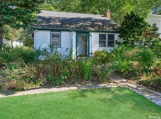 1351 Pine Dr, Bay Shore, NY 11706
