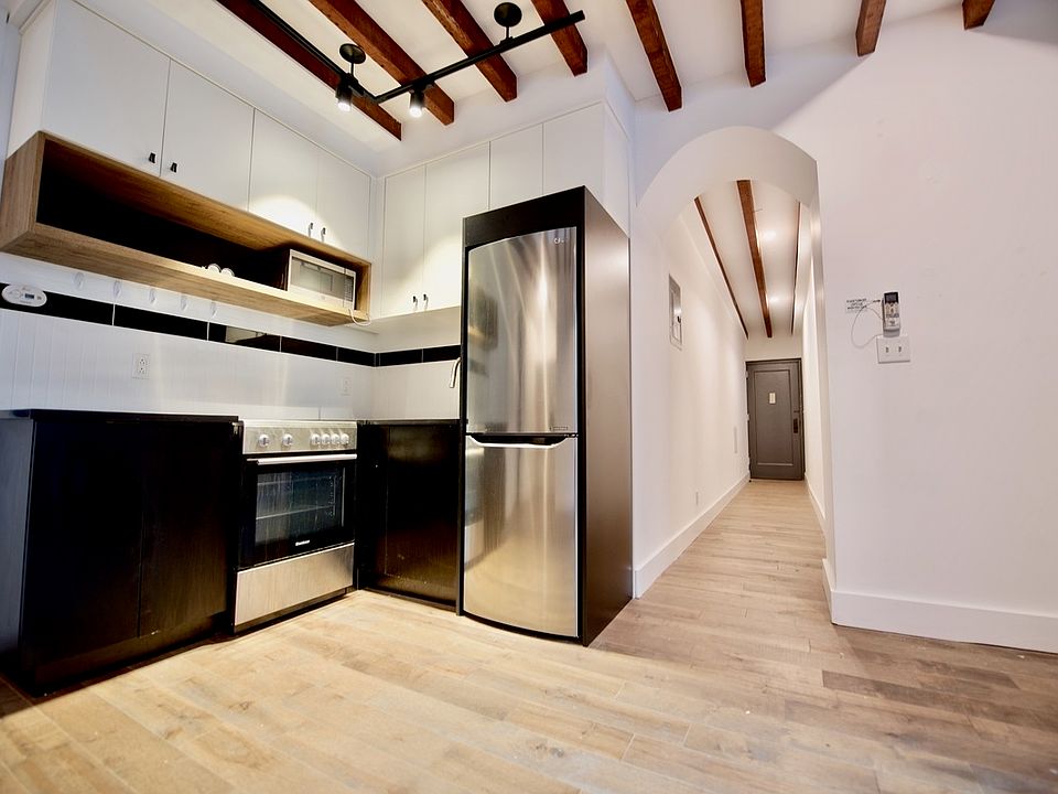 1st image of 152 W 49th St #6J