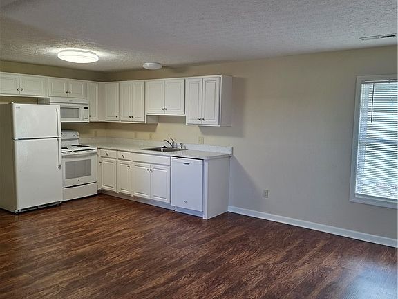 2nd image of 9889 Johnnycake Ridge Rd #B