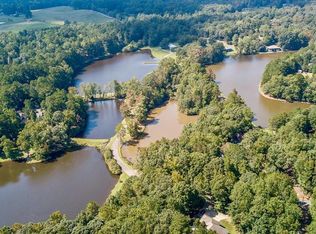 909 Mountain Ridge Dr, Waverly Hall, GA 31831