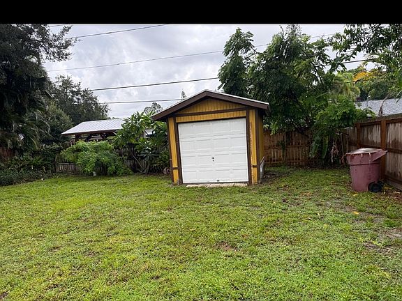 4th image of 1824 Coronado Rd