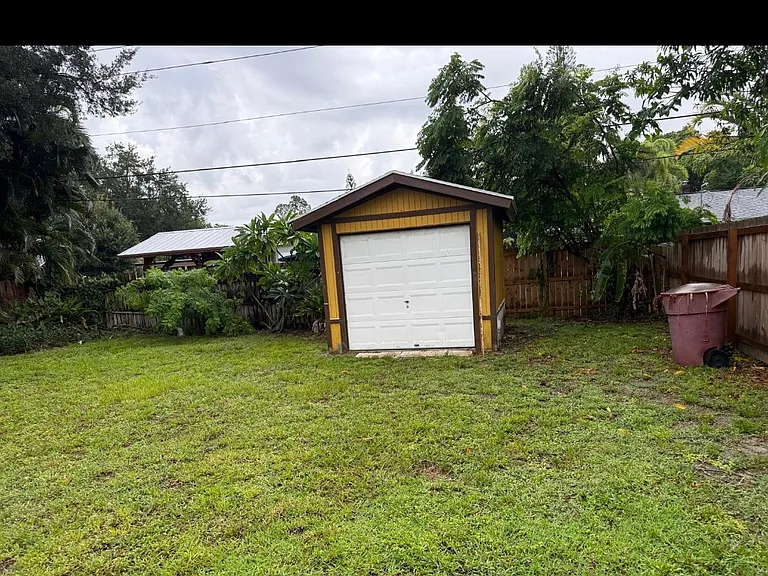 1824 Coronado Rd — Photo 4