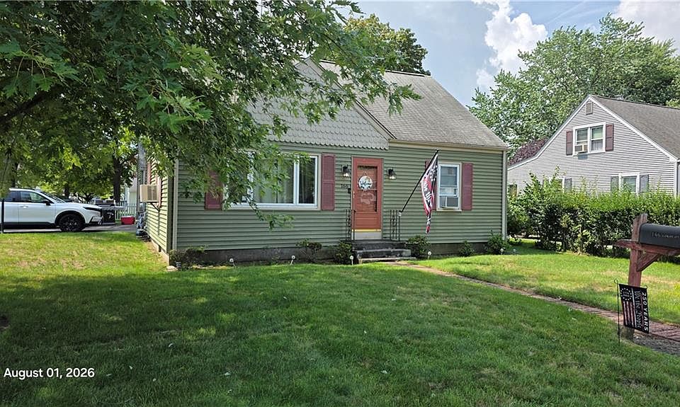 1st image of 166 Chapmans Ave