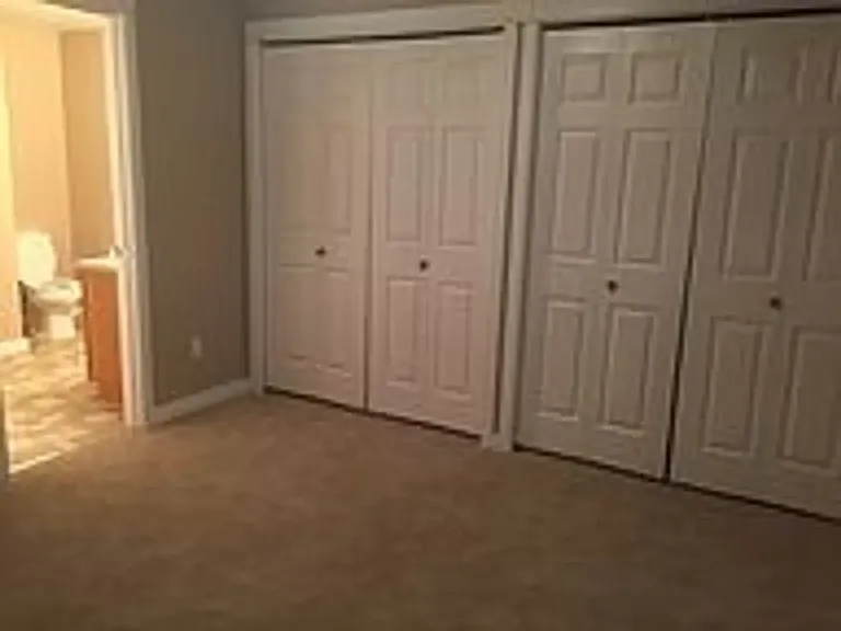 622 Trinity St NE — Photo 12