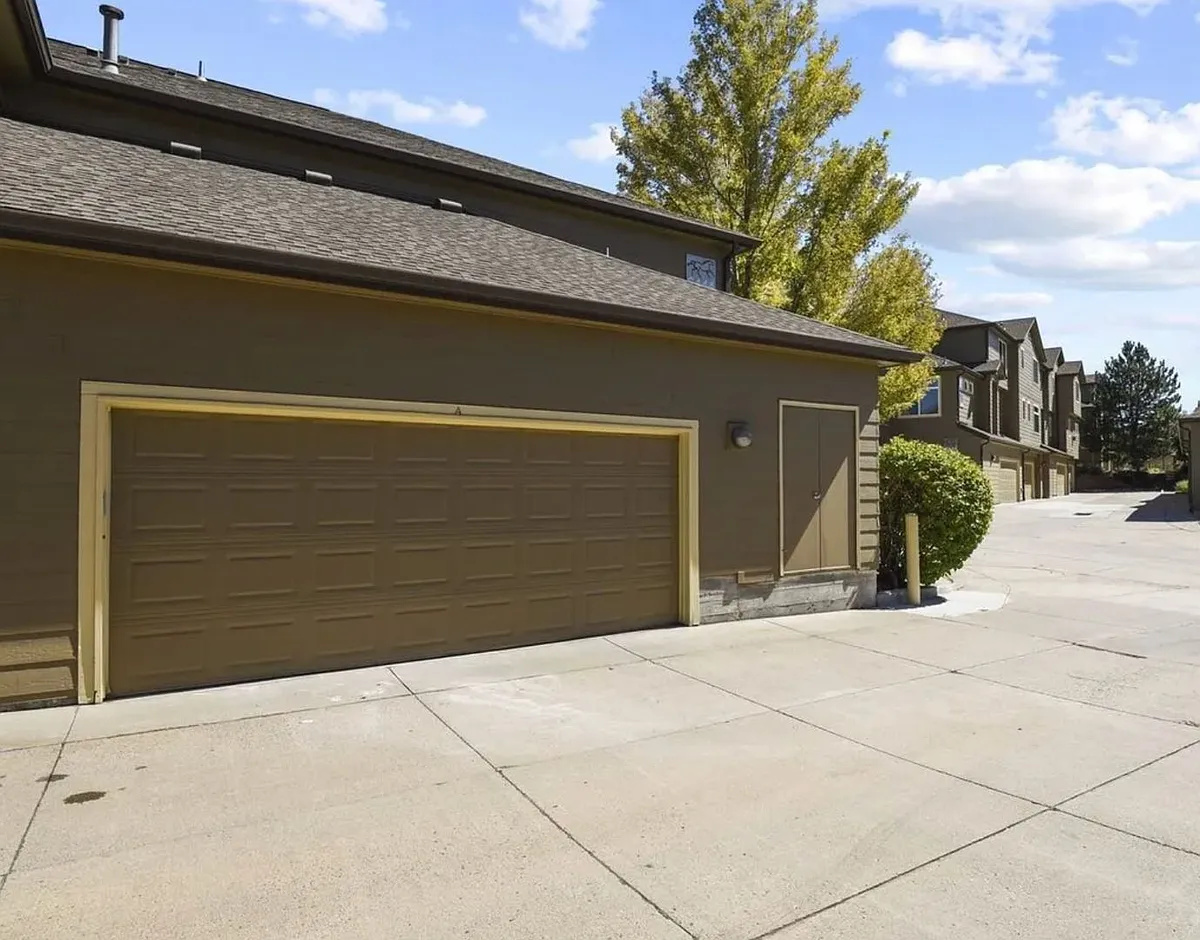 Building Photo - 6444 Silver Mesa Dr #A