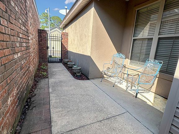 3rd image of 203 Chimney Rock Blvd