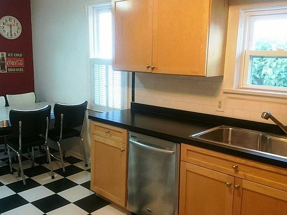 3rd image of 5115 Grantwood Dr