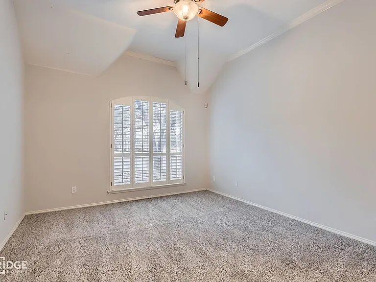 1105 Shores Blvd — Photo 13