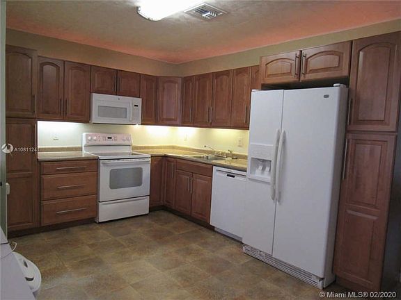 5th image of 2280 SW 43rd Ave