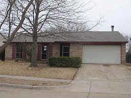 1st image of 604 Live Oak Dr