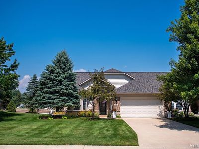 27900 Paradise Ln S #1, Flat Rock, MI, 48134