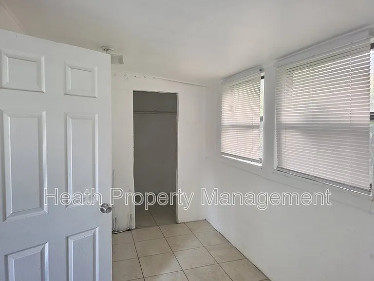 504 6th Ave NW — Photo 13