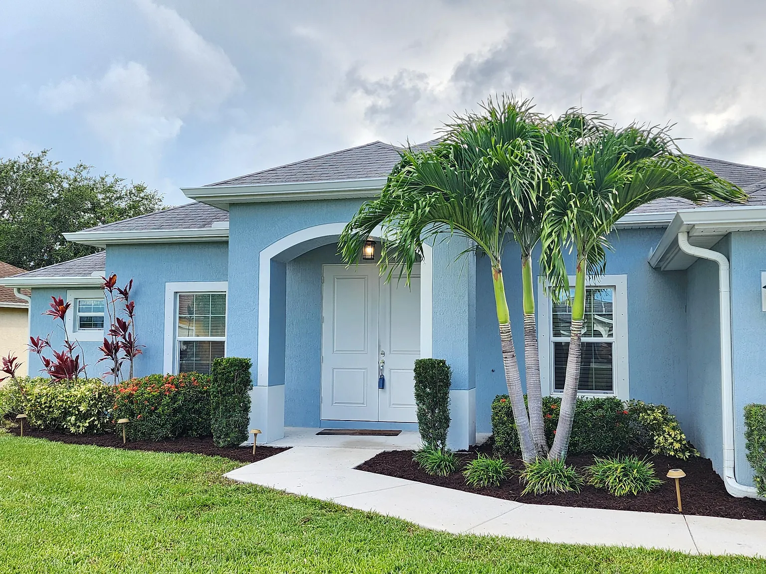 4 bed, 3.0 bath, 2210 sqft, $2,895 — Photo 3
