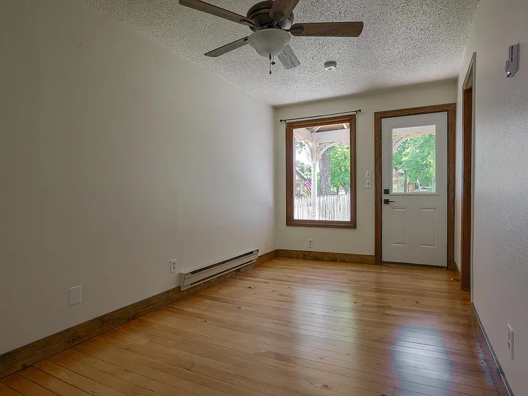 937 Ames Ave #B — Photo 3