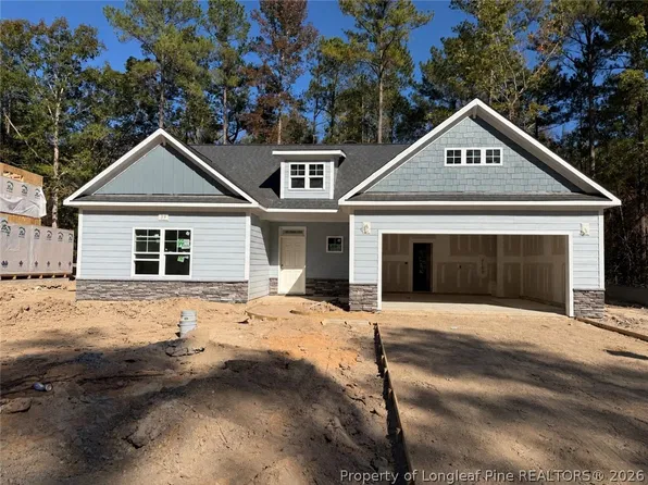 39 Little Valley Dr, Spring Lake, NC 28390
