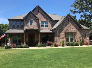 3261 Oak Tree Dr, Centerton, AR 72719