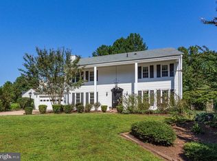 9814 Fosbak Dr, Vienna, VA 22182