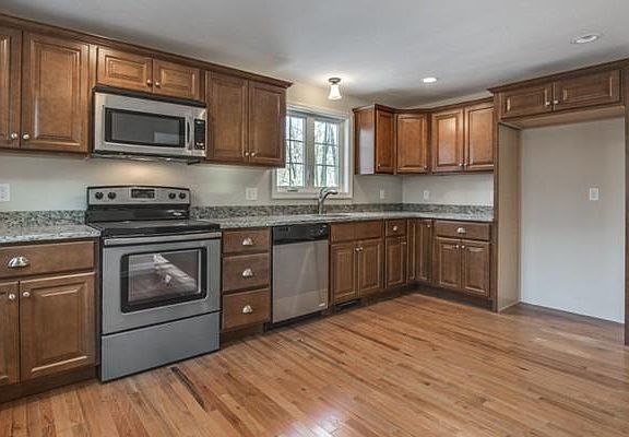 4th image of 9 West St