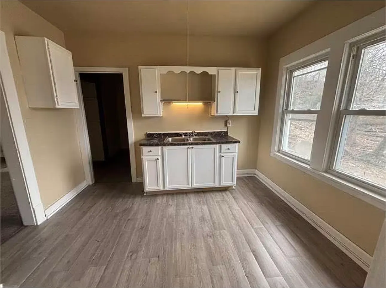 4 bed, $1,350 — Photo 4