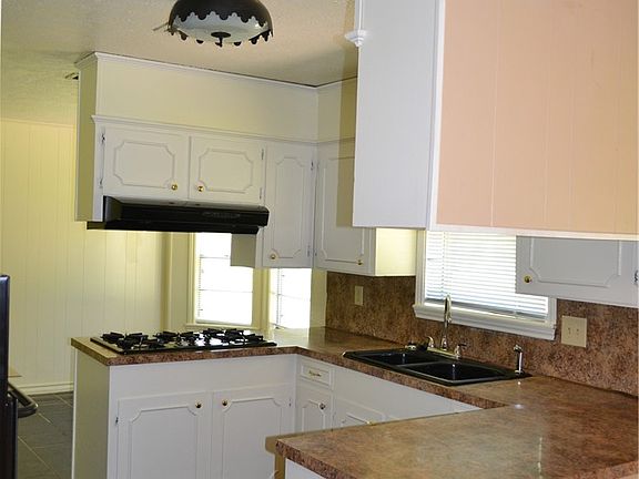2nd image of 1803 Medina Dr