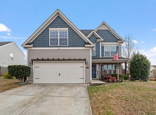 927 Red Oak Tree Dr, Fuquay Varina, NC 27526