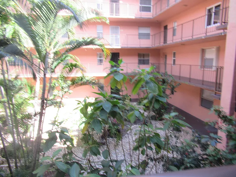 2841 Somerset Dr #205 — Photo 20