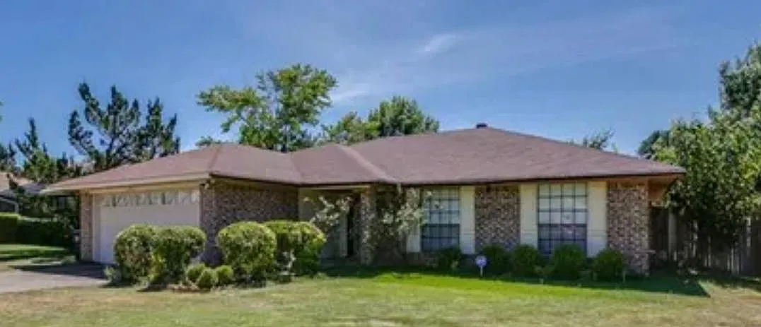 6824 Loma Vista Dr — Photo 1