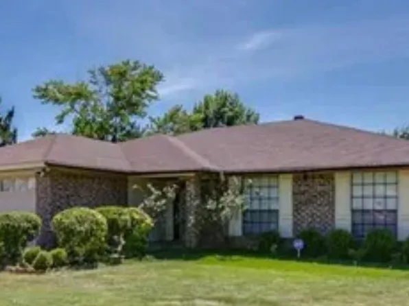 6824 Loma Vista Dr, Fort Worth, TX 76133