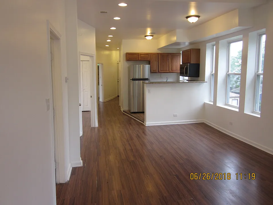 755 S Kilbourn Ave #2