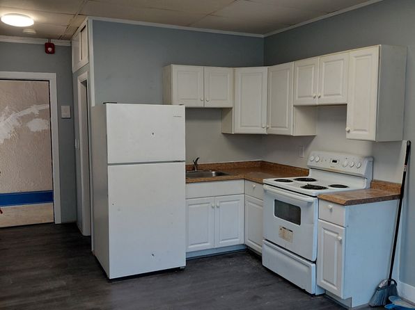 498 Main St APT 2
