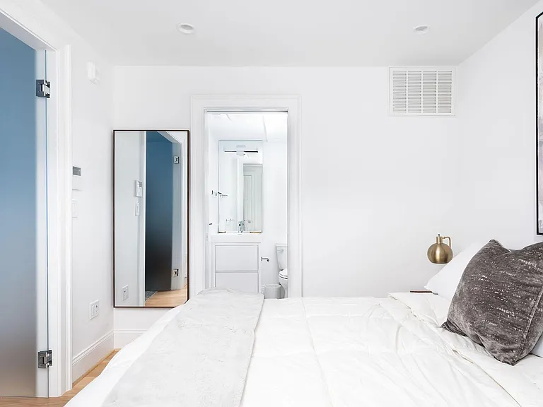 1737 Q St NW #2 — Photo 3