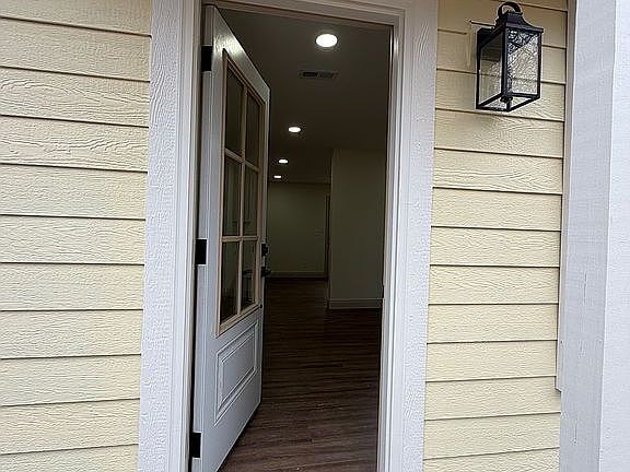 4th image of 301 Cape Rd