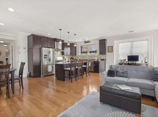 553 E 1st St #3, South Boston, MA 02127