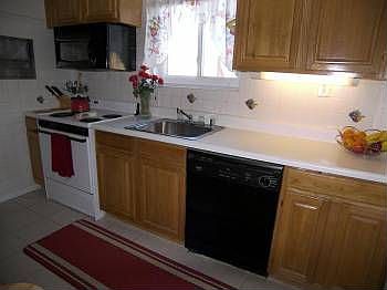 3rd image of 709 Somerset Pl