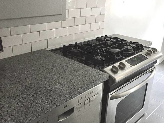 4th image of 47-36 40th St #2
