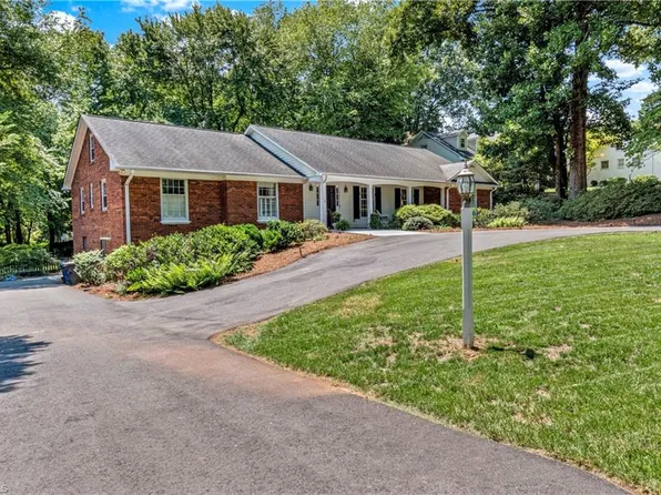 2844 Kensington Rd, Winston Salem, NC 27106