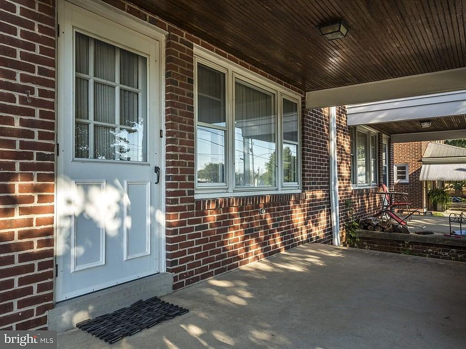 2nd image of 710 Fountain Ave