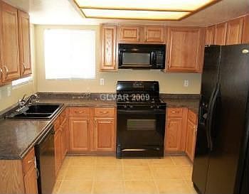 4th image of 3850 Steinbeck Dr