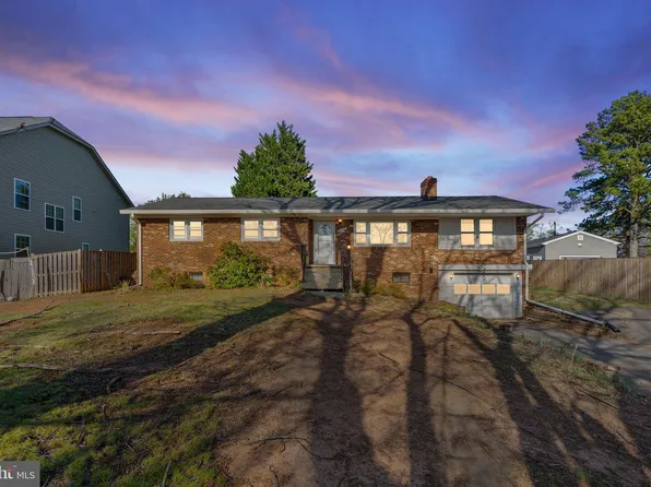 7629 Huron Dr, Gainesville, VA 20155