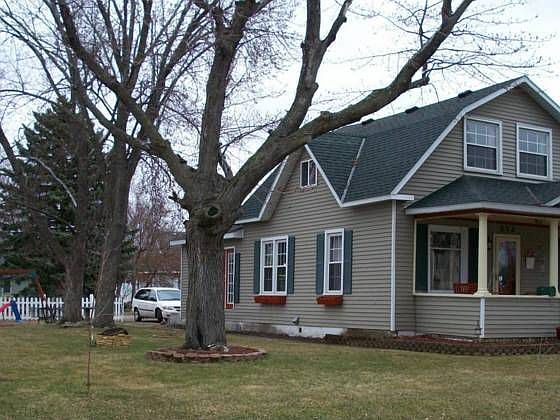 1st image of 232 4th Ave N