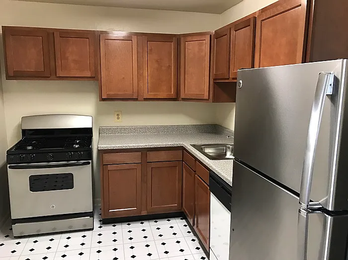 Calvert Hall Apartments — Photo 28